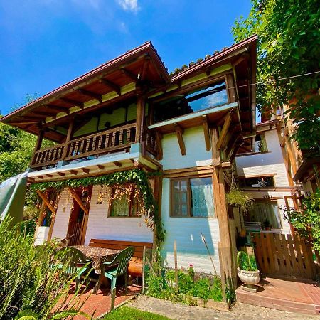 Bed and Breakfast Casa Magnolia Cumbayá Exterior foto