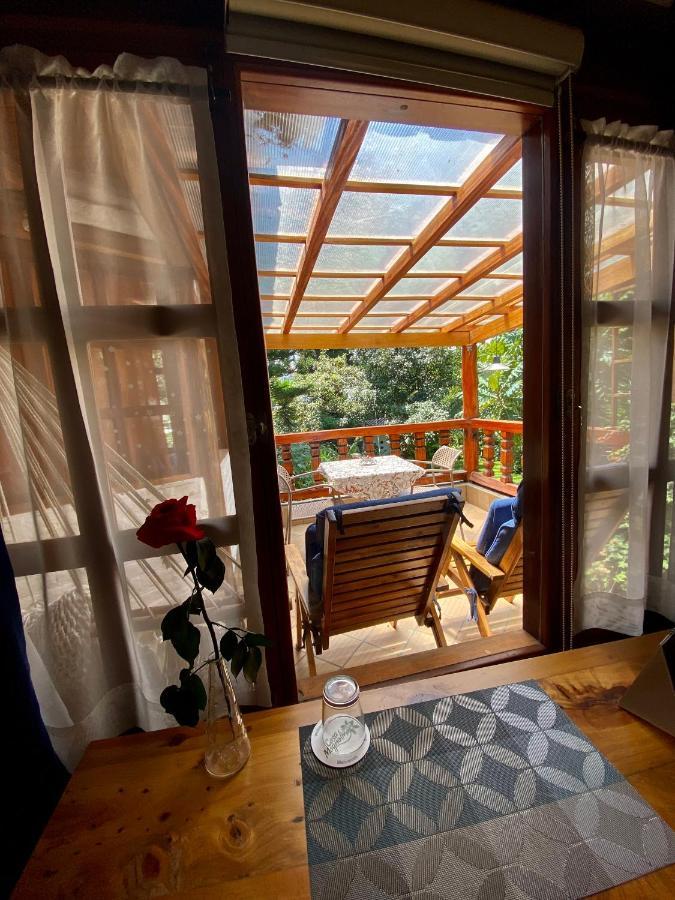 Bed and Breakfast Casa Magnolia Cumbayá Exterior foto