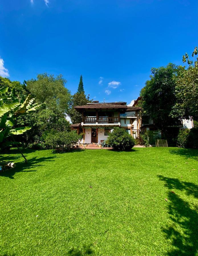 Bed and Breakfast Casa Magnolia Cumbayá Exterior foto
